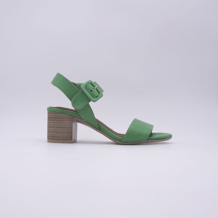 Bueno<br>essenza leaf    