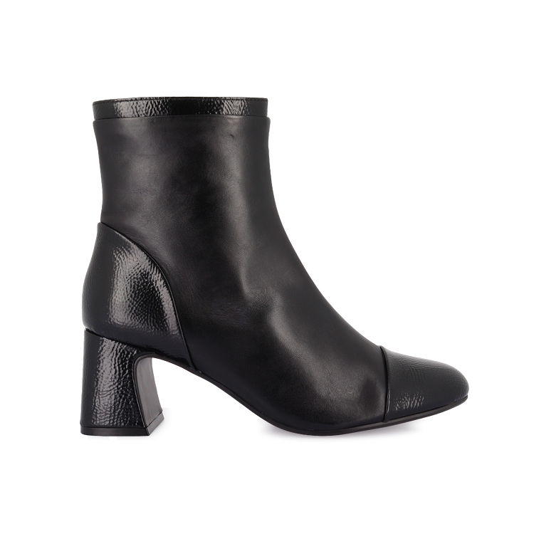 Regarde le ciel<br>mya 01 586 noir