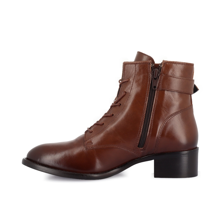 Follia dolce<br>maggie parma matute    7402801_3